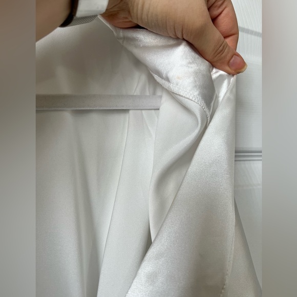 Sale! White Satin Robe - Picture 8 of 10